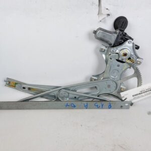 Fensterhebermotor vorne rechts  TOYOTA YARIS  2015-2017 857100D100