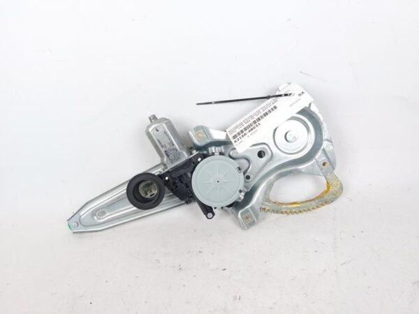 Fensterhebermotor hinten links  TOYOTA YARIS 2010-2020 857100D100