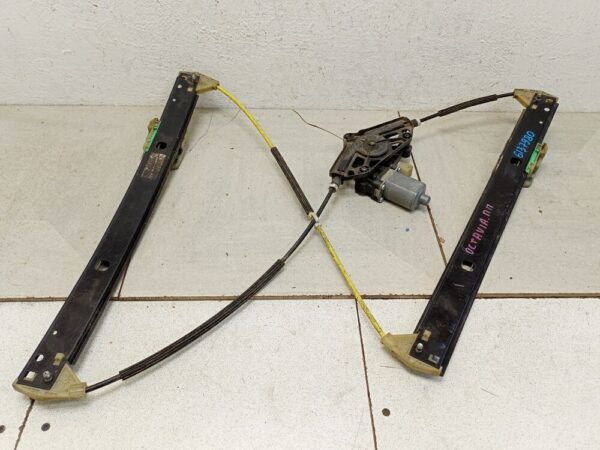 Fensterhebermotor hinten links TOYOTA AURIS 2013-2018 857100D100