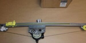 Fensterhebermotor vorne rechts OPEL VIVARO A 2001-2014 7700311821