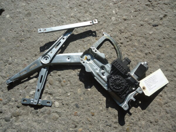 Fensterhebermotor vorne links FORD FOCUS I Saloon 1999-2004 0130821756