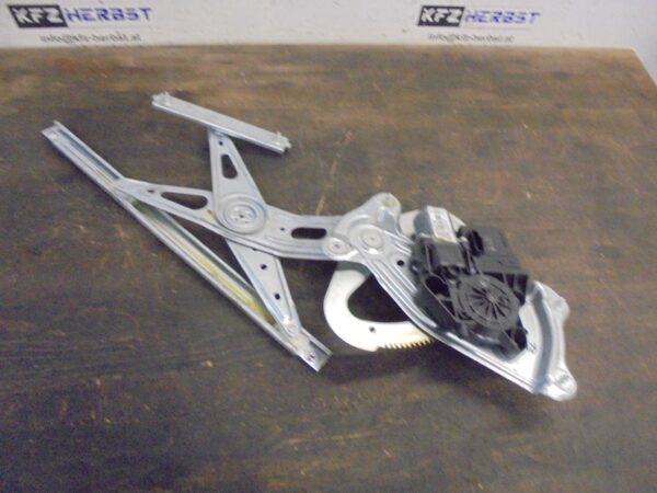 Fensterhebermotor hinten rechts RENAULT SCÉNIC  2009-2016 827303178R