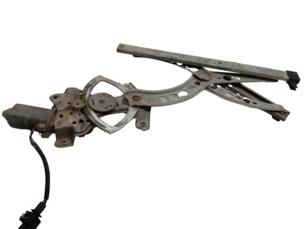 Fensterhebermotor vorne rechts VW PASSAT 1988-1989 680164788000