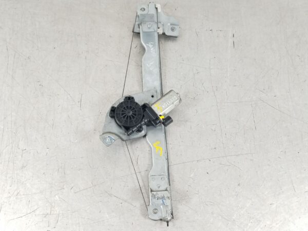 Fensterhebermotor vorne rechts DACIA SANDERO 2008-2025 8200733828