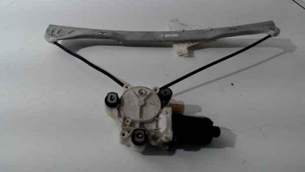 Fensterhebermotor vorne rechts VW FOX Hatchback 2005-2009 0130821531