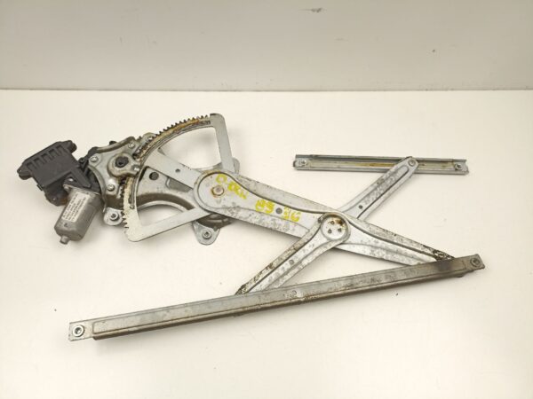 Fensterhebermotor vorne rechts  TOYOTA COROLLA 2005-2009 698100F010