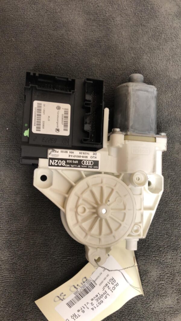 Fensterheber vorne rechts AUDI A3 2009-2012 8P0959