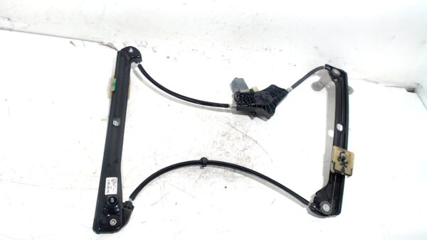 Fensterhebermotor vorne links  VW GOLF VII  2012-2020 0130822379