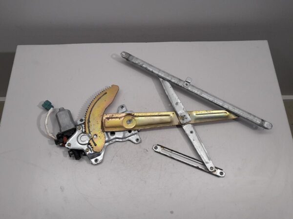 Fensterhebermotor vorne links DAIHATSU SIRION 2000-2005 0621009061