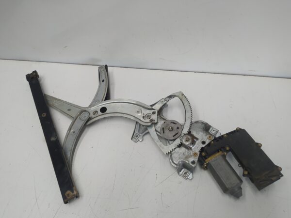 Fensterhebermotor vorne rechts VW PASSAT 1988-1997 3A0837402A