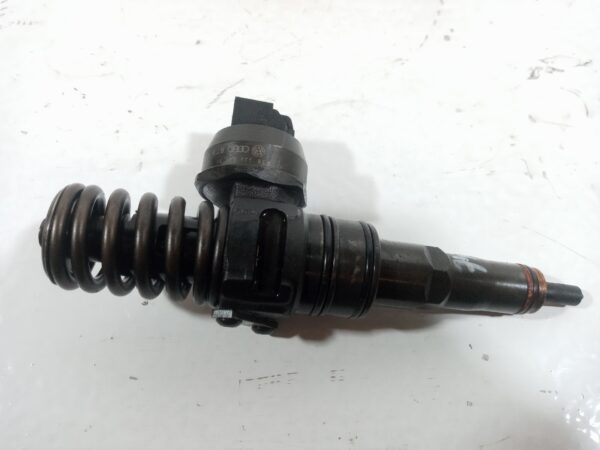 Injektor SEAT TOLEDO 2004-2009 036130073A6
