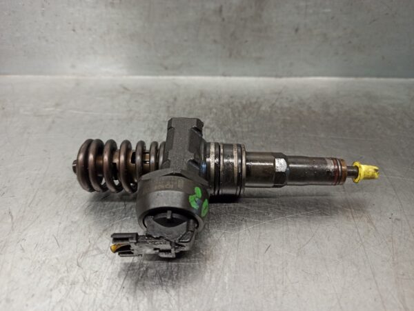 Injektor SKODA OCTAVIA II Combi  2006-2013 038130073BQ