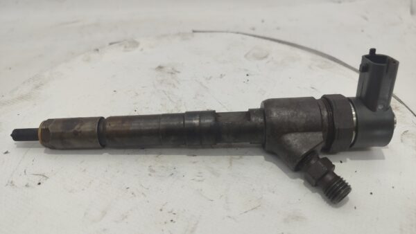Injektor OPEL CORSA D 2006-2014 04455110183