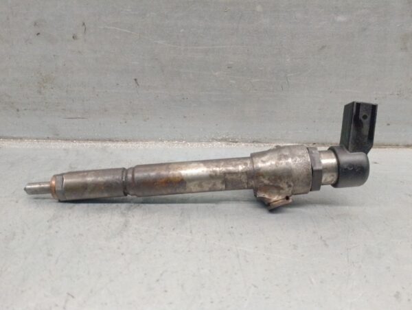 Injektor RENAULT MEGANE II 2005-2008 8200380253