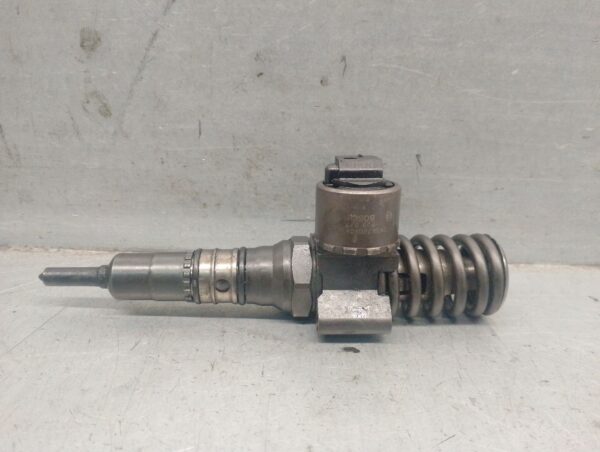 Injektor AUDI A4 B7 Avant 2006-2008 0414720404