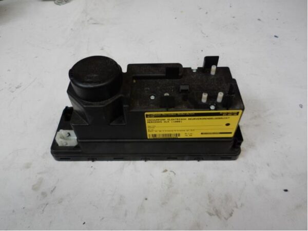 Zentralverriegelung Pumpe MERCEDES CLK (C208) 97-02 00782821