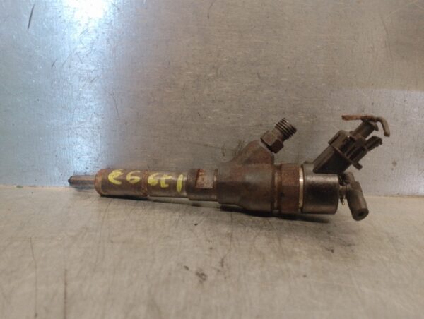 Injektor PEUGEOT EXPERT 1995-2006 9635196580