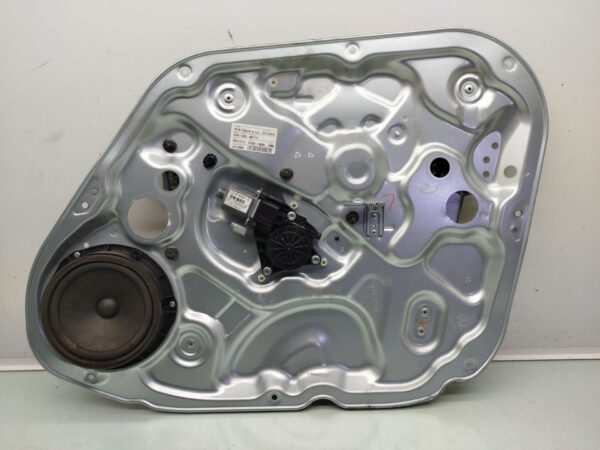 Fensterhebermotor rechts vorne HYUNDAI IX20 11-19 824601P000