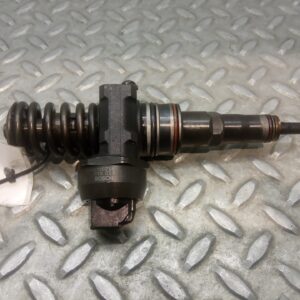 njektor VW PASSAT B5.5 2000-2005 038130073AR