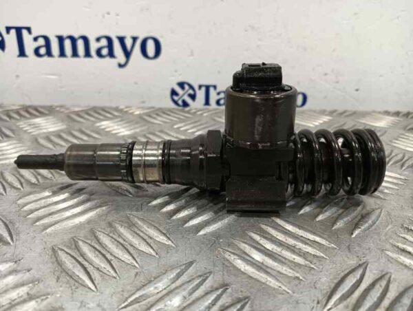 Injektor AUDI A4 B6 2000-2005 036130073G