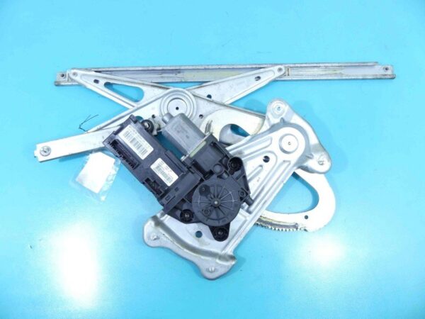 Fensterhebermotor vorne links RENAULT MEGANE III 968431100