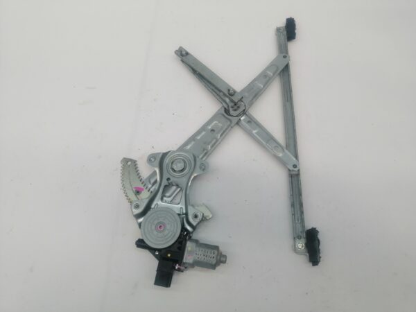 Fensterhebermotor vorne links MITSUBISHI MIRAGE Hatchback 5713A379
