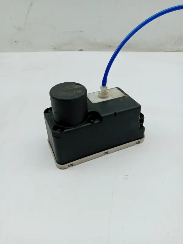 Zentralverriegelung Pumpe VW POLO 1999-2001 6N0962257