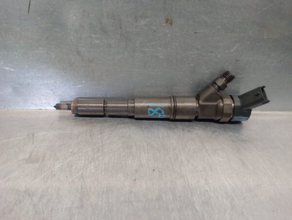 Injektor OPEL OMEGA B 2001-2003 77859830