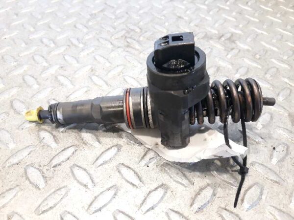 Injektor AUDI A4 B5 1995-2000 038130073F