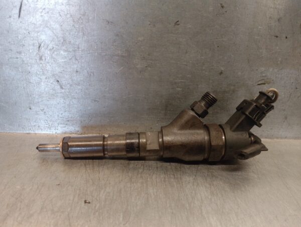 Injektor PEUGEOT 406 1998-2001 9635196580