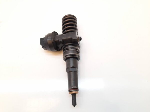 Injektor VW GOLF V 2003-2008 038130023AG