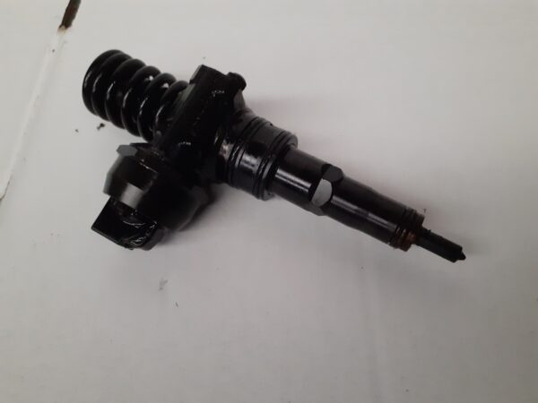 Injektor VW PASSAT B5.5 2000-2005 0414720039