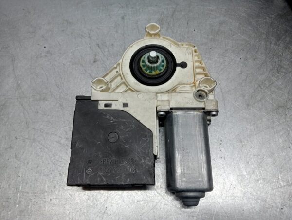 Fensterhebermotor vorne links VW 2006-2008 1Q0959793A
