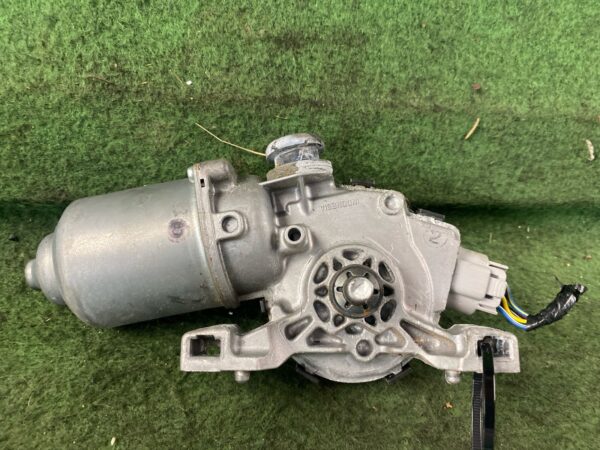 Wischermotor vorne SUZUKI SWIFT IV 2010-2025 3811068L00