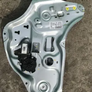 Fensterheber links hinten HYUNDAI ix35 2012 834702Y040