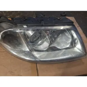 Scheinwerfer rechts VW PASSAT 2004