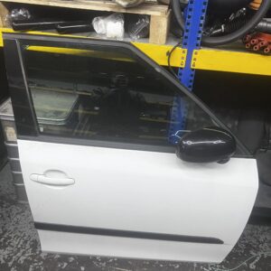 Tür Vorne Rechts Skoda Fabia 2012 weiss