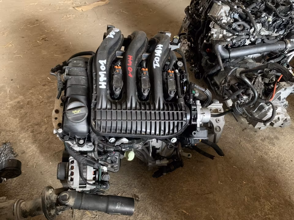 Motor / Peugeot 208 / HM01/ 1.2 Benzin