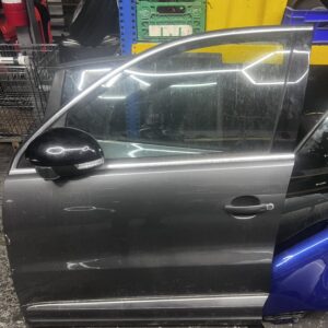 TÜR Vorne Links Tiguan 2014 grau