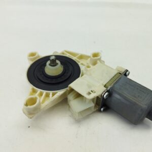 Fensterhebermotor vorne rechts MERCEDES-BENZ A-CLASS (W176) 933866-101