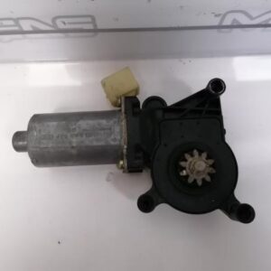 Fensterhebermotor vorne links MERCEDES-BENZ E-CLASS (W210) E 220 D (210.004) 0130821708 / 119152-XXX