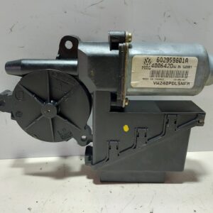 Fensterhebermotor vorne rechts VW POLO IV (9N_, 9A_) 1.2 12V 6Q2959801A 400642T4