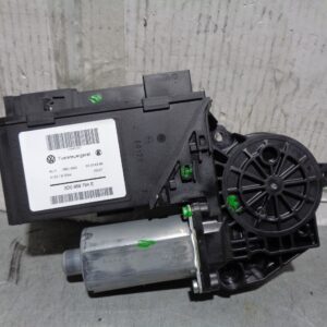 Fensterhebermotor hinten rechts VW TOUAREG (7LA, 7L6, 7L7) 3.0 V6 TDI 3D0959794E