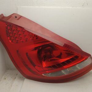 Rückleuchte Links FORD FIESTA VI (CB1, CCN) 1.6 TDCi 8A6113405A