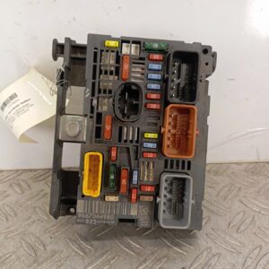 Sicherungskasten PEUGEOT 407 SW (6E_, 6D_) 1.6 HDi 110 9807028580